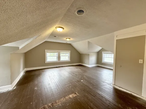 3830 Warwick Blvd APT 3, Kansas City, MO 64111