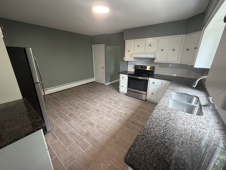 36 Pulaski St — Photo 5