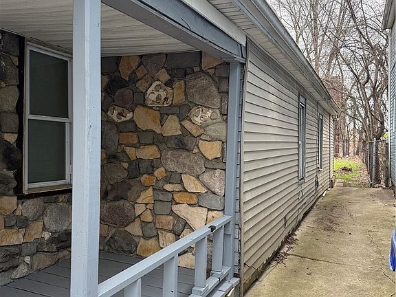 3rd image of 3117 W 68th St