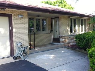 11133 S Westwood Dr, Palos Hills, IL 60465
