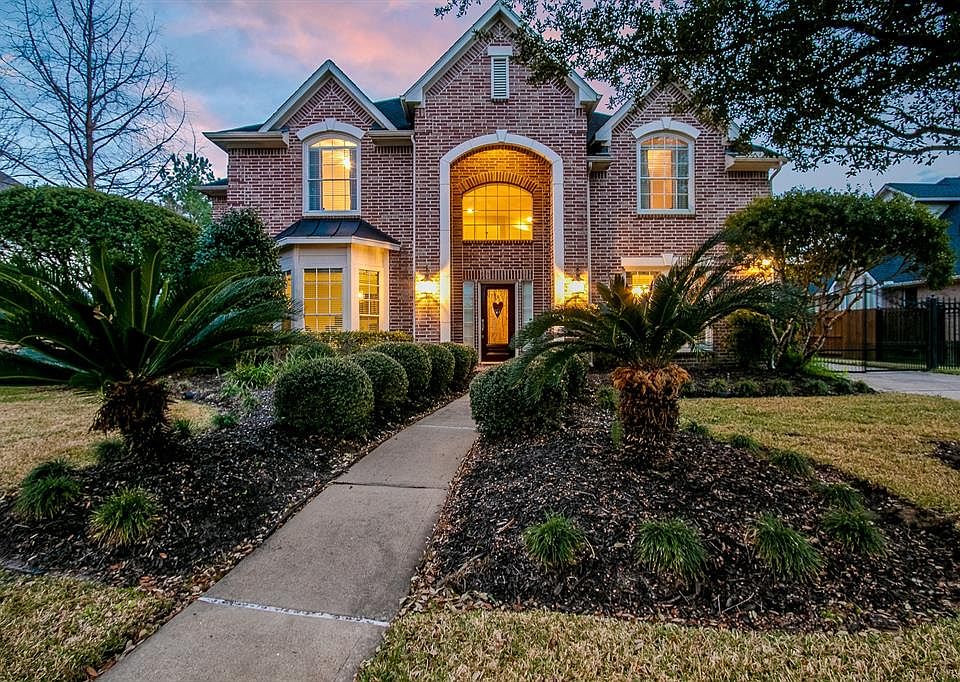1st image of 16307 Mahogany Crest Dr