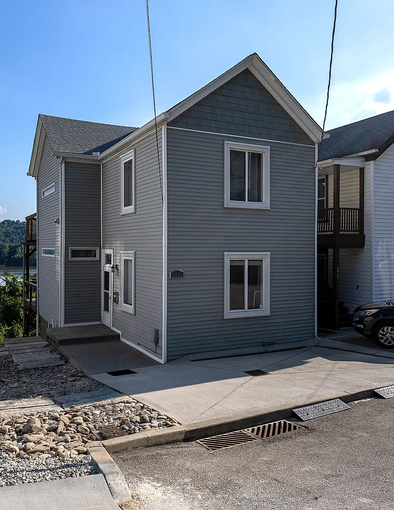 2 bed, 1.5 bath, 1400 sqft, $2,400 — Photo 1