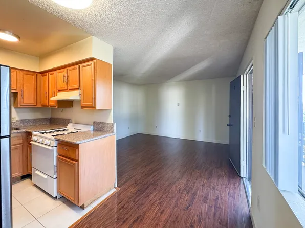 4439 Price St APT 4, Los Angeles, CA 90027