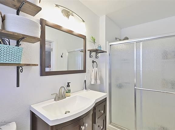 5th image of 865 Harrison Ave