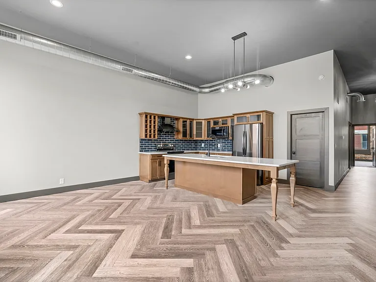 204 1/2 N Main St #1 — Photo 9