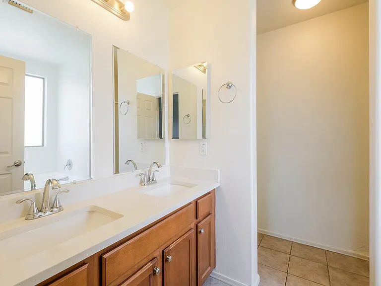 3202 S Justin Dr — Photo 11