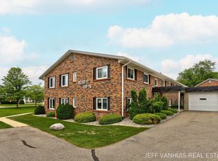 230 S State St APT 69, Zeeland, MI 49464