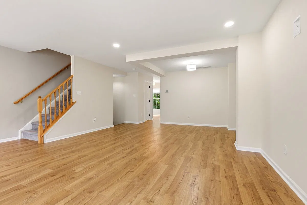 3 bed, 4.0 bath, 1919 sqft, $3,300 — Photo 3