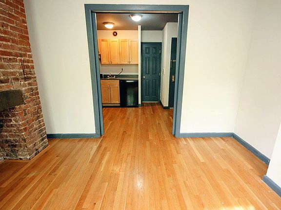 4th image of 514 E 5th St APT 4