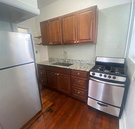 3rd image of 74 Davis Blvd