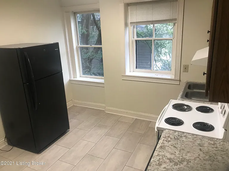 1304 S Brook St #2 — Photo 8