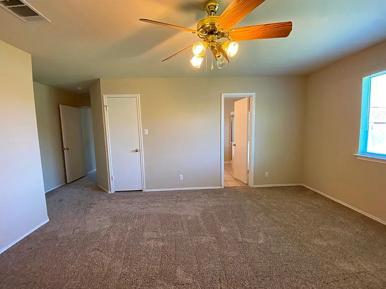 218 Jennifer Ln — Photo 38