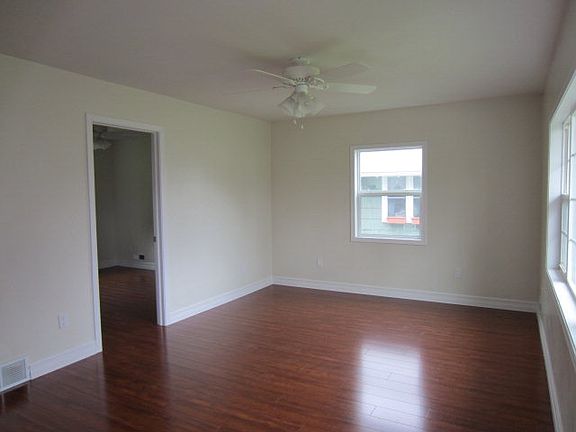 4th image of 105 Bond St