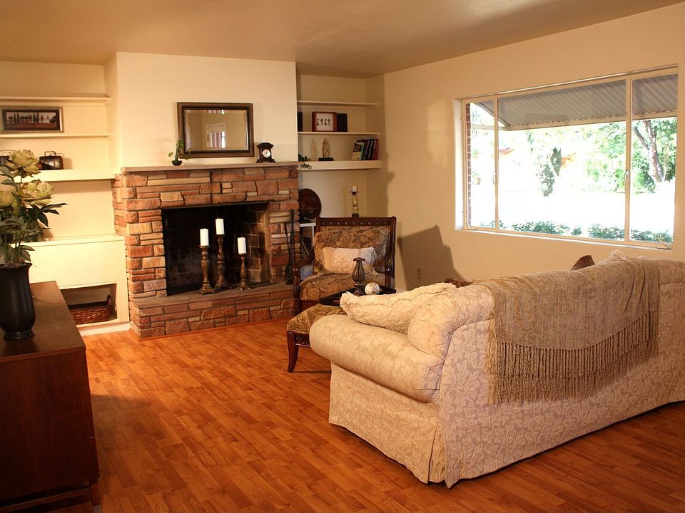 Living room w FP