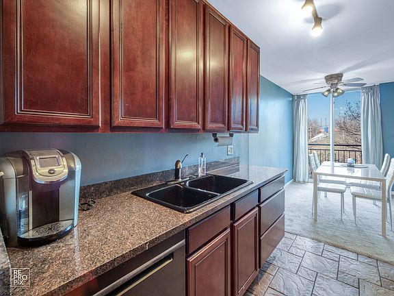 5th image of 5820 Oakwood Dr Unit 3B