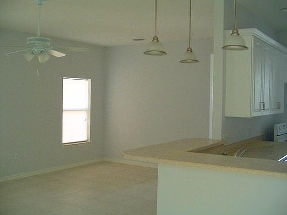 3rd image of 508 Eastwood Ln