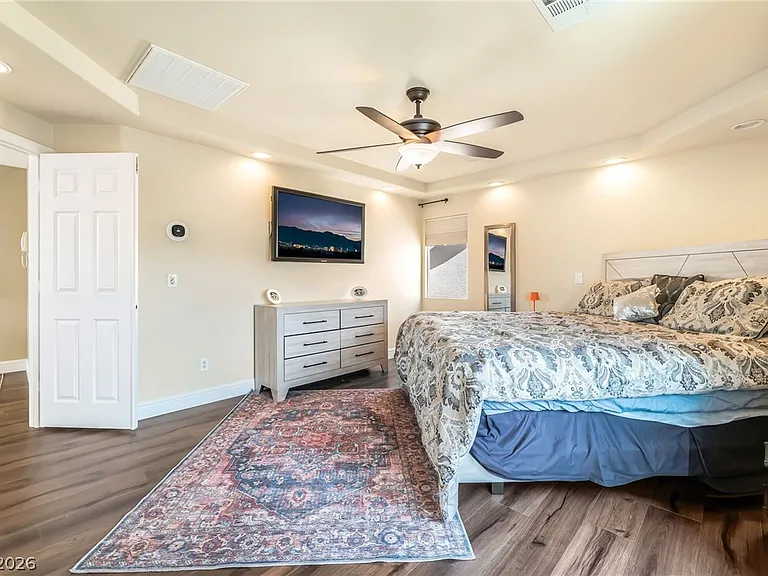 6877 Philharmonic Ave — Photo 16