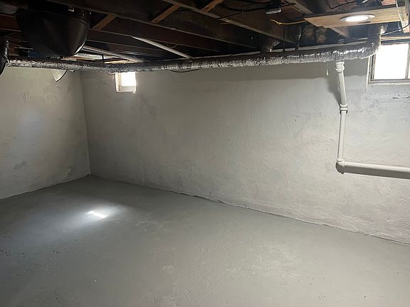4th image of 1133 Valley View Rd