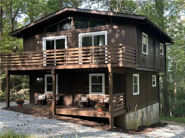 155 Maple Rd, Acme, PA 15610