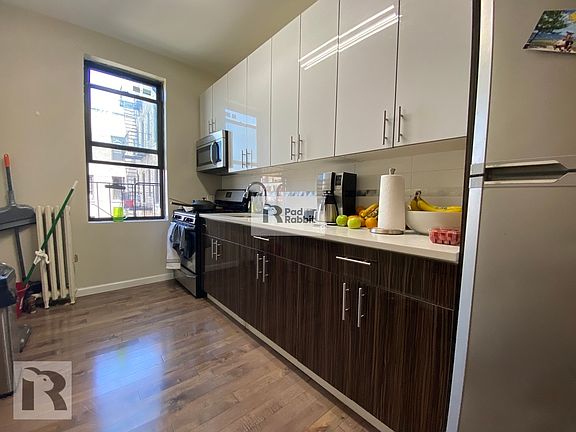 5th image of 240 Crown St #5LX