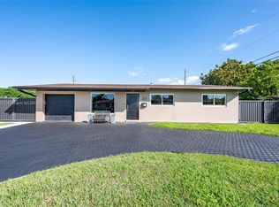 10341 SW 52nd Ter, Miami, FL 33165