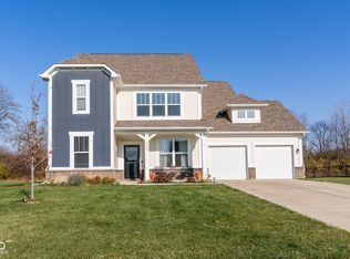 4608 W Meadow Lake Dr, New Palestine, IN
