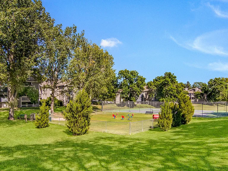 Governor's Park — Photo 40