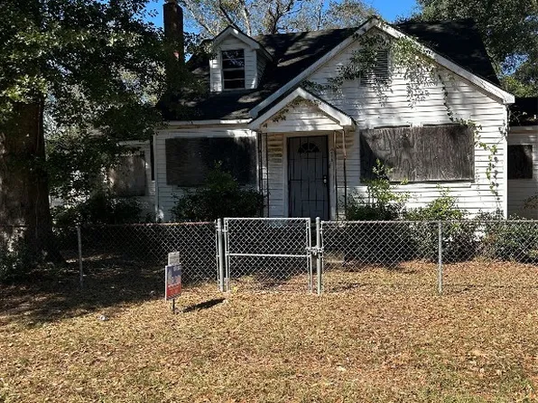 214 Landsend Ave, Valley Grande, AL 36703