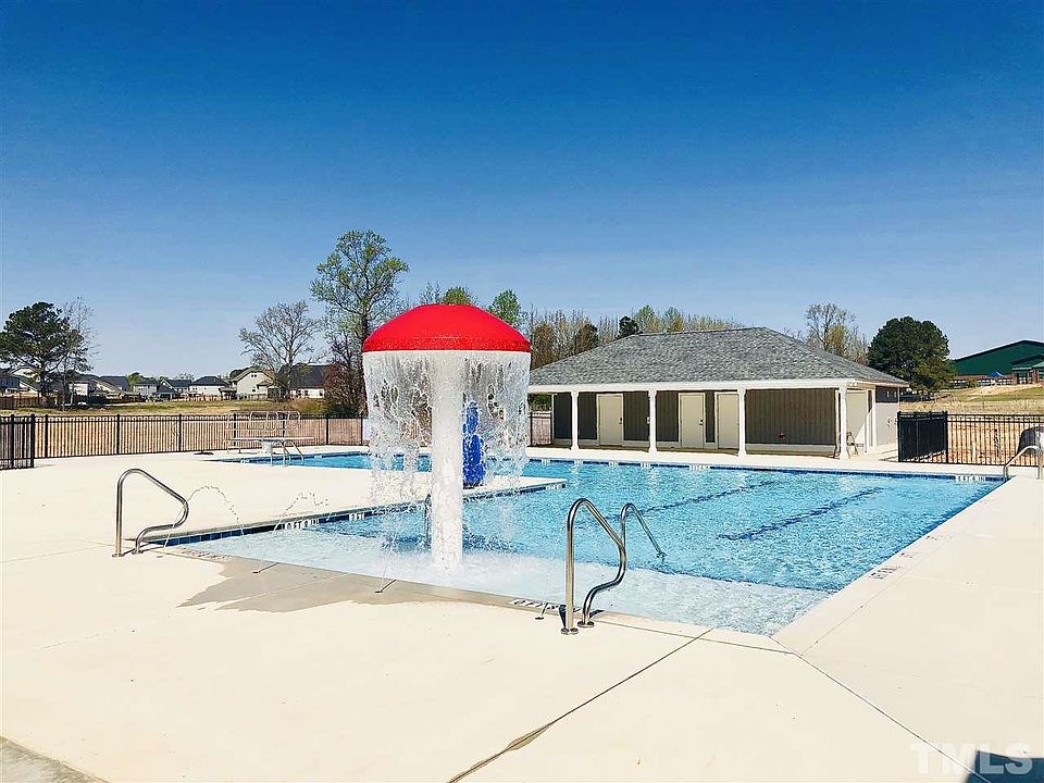 2nd image of 166 Scarlet Maple Ct #146