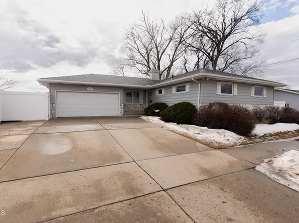 1715 E Divide Ave, Bismarck, ND 58501