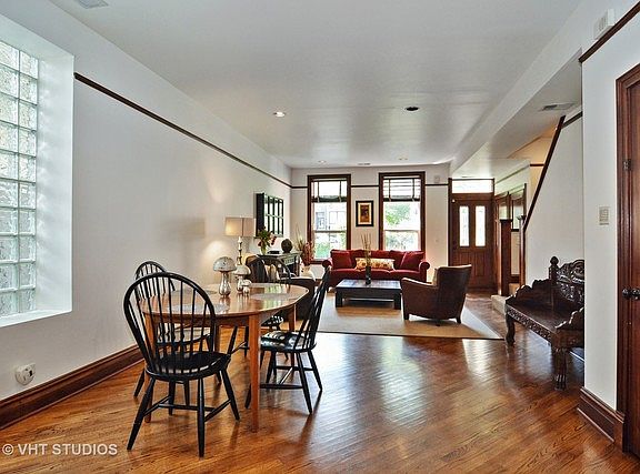 3rd image of 1025 N Paulina St
