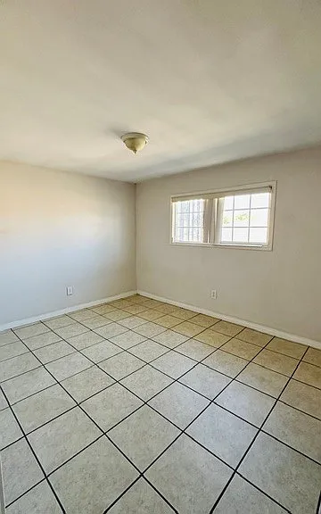 3824 Princeton St — Photo 7