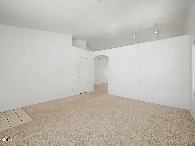 1407 W Bluefield Ave — Photo 3
