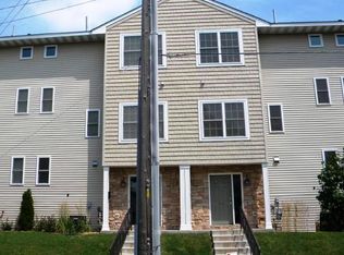 328 Saint Albans St N, Saint Paul, MN 55104