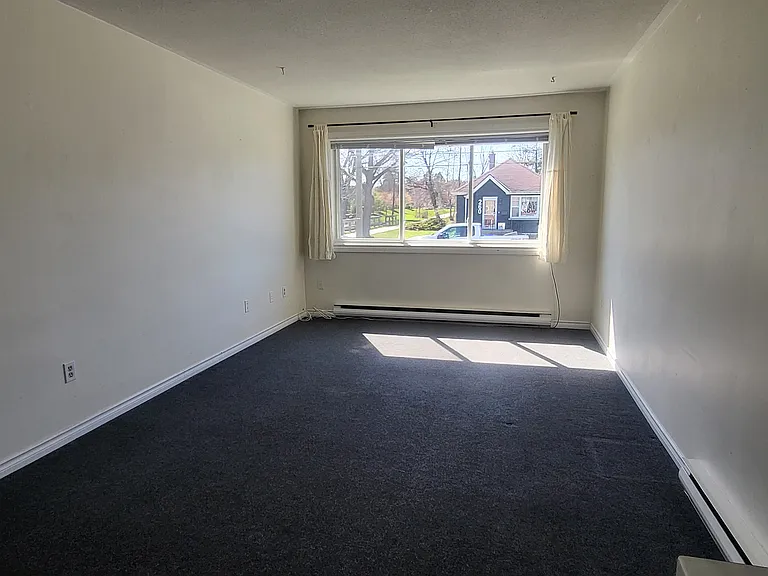 265 Macdonnell St #3 — Photo 4