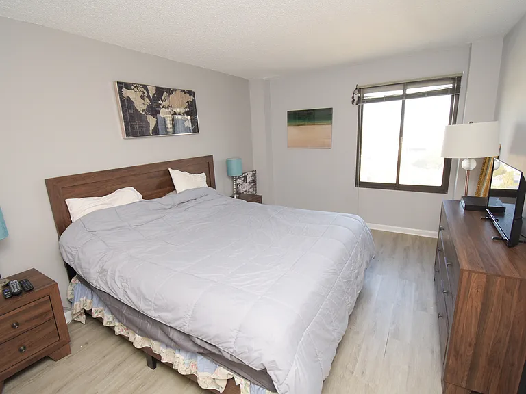 400 20th Ave N #903 — Photo 2