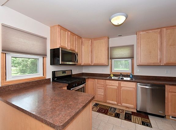 3rd image of 1006 Fulton Ave