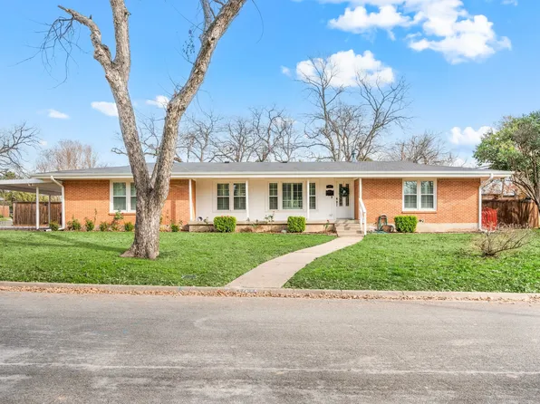 2900 Spruce Park Dr, Richland Hills, TX 76118