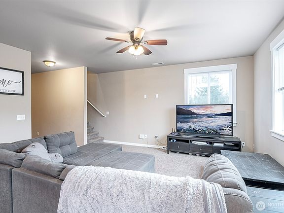 5th image of 633 Joy Street