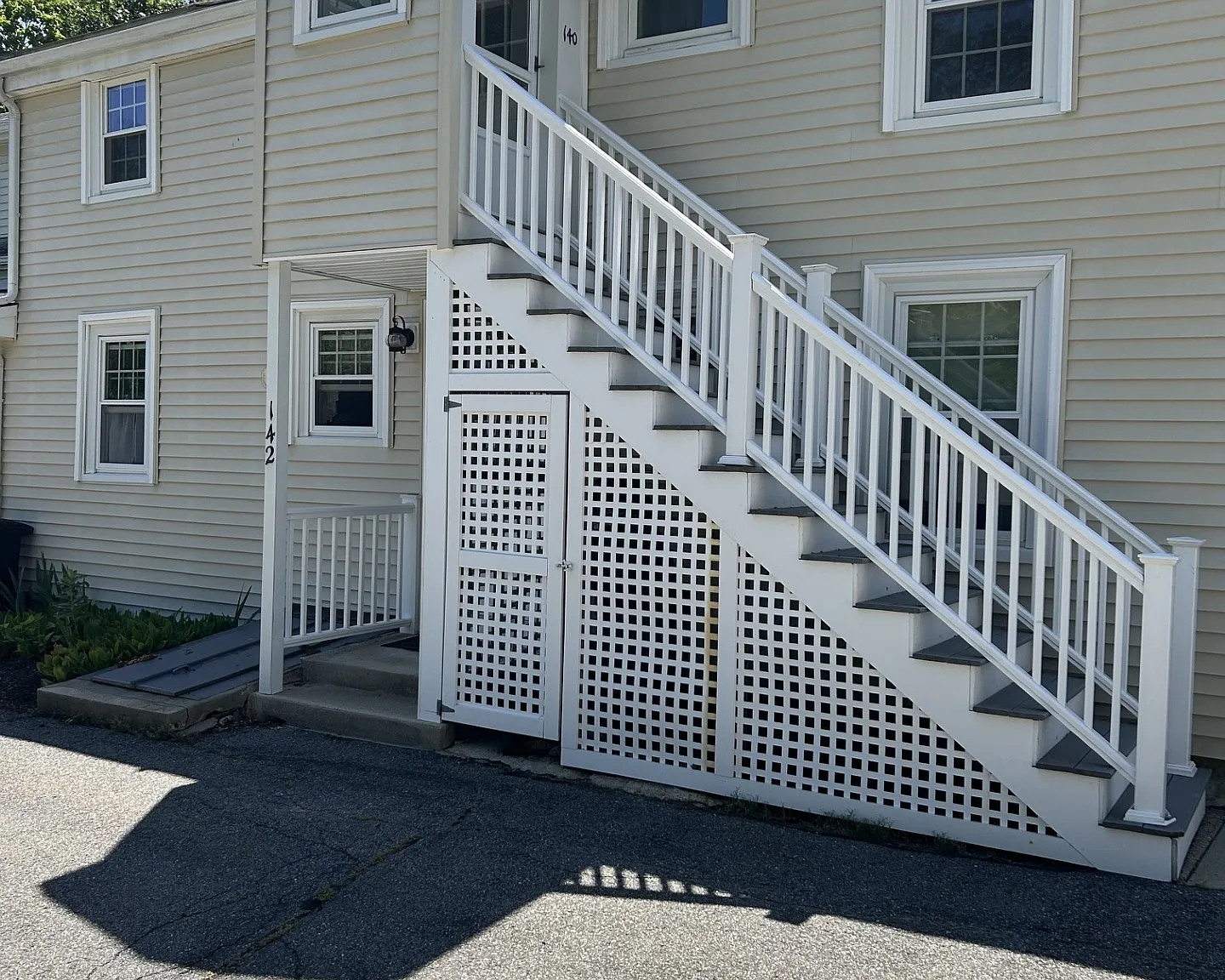 140 Belknap St — Photo 2