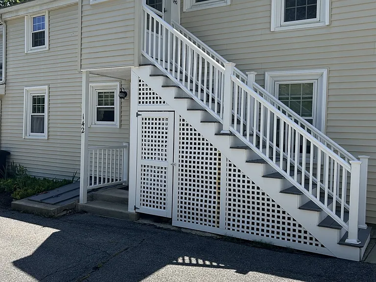 140 Belknap St — Photo 2