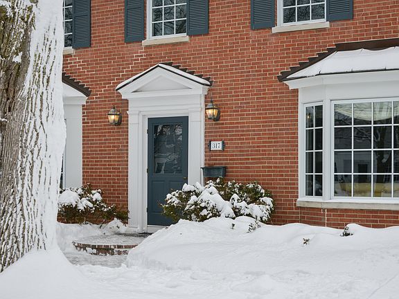 3rd image of 317 Rosewood Ave
