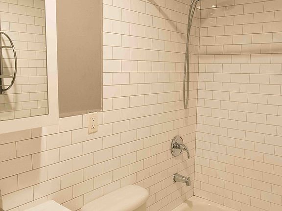 3rd image of 585 Putnam Ave #1