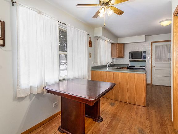 4th image of 239 N Elmwood Ave