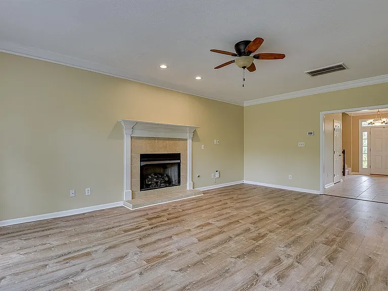 5755 Carriage Hills Dr — Photo 10