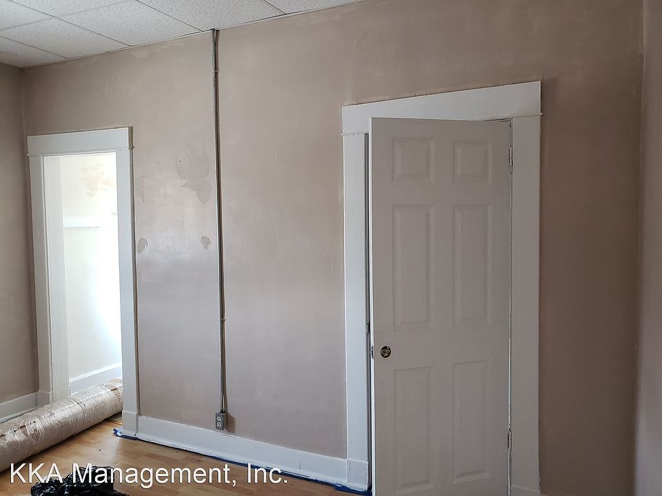 2nd image of 303 1/2 S Osage Ave APT 2