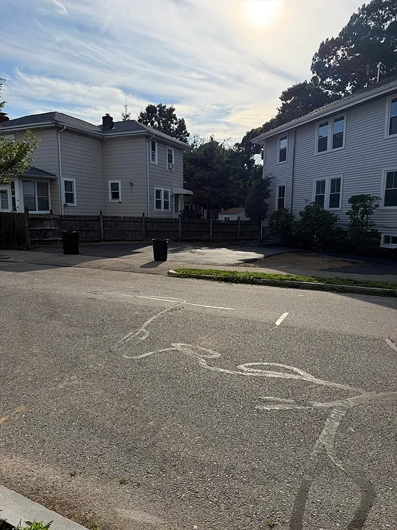 2 bed, 1.0 bath, 950 sqft, $2,700 — Photo 2