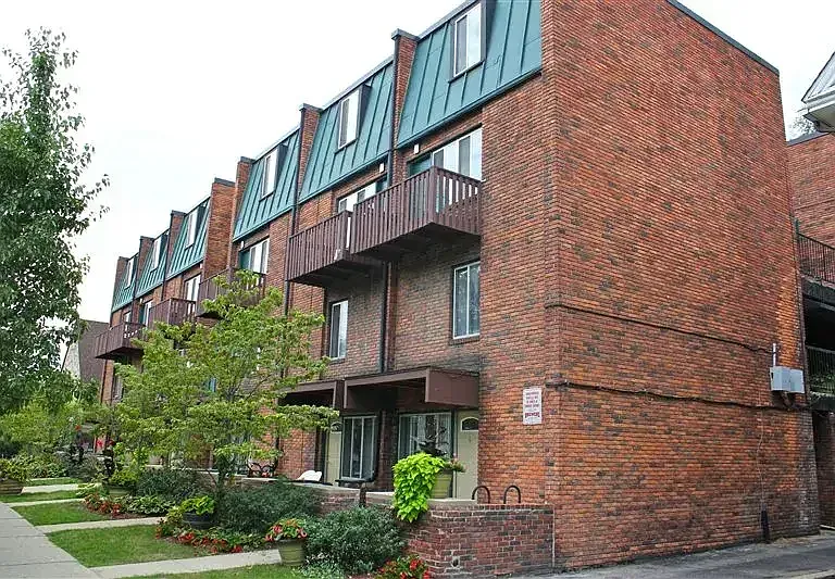 1224 Washtenaw Ct #10 — Photo 4