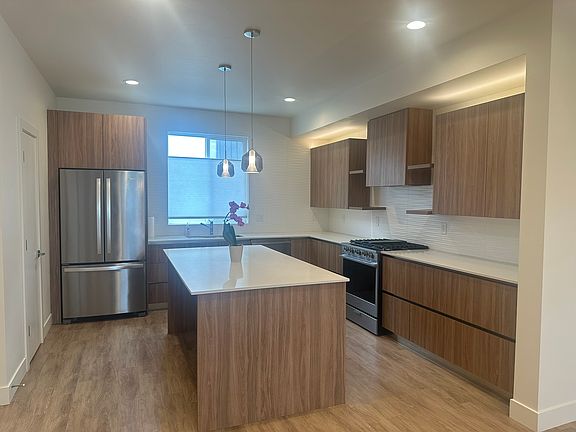 3rd image of 1543 E Talo Ct