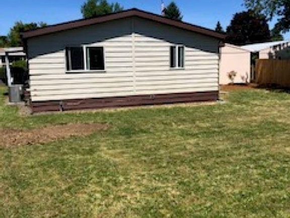 5th image of 450 SE Lacreole Dr Unit 142